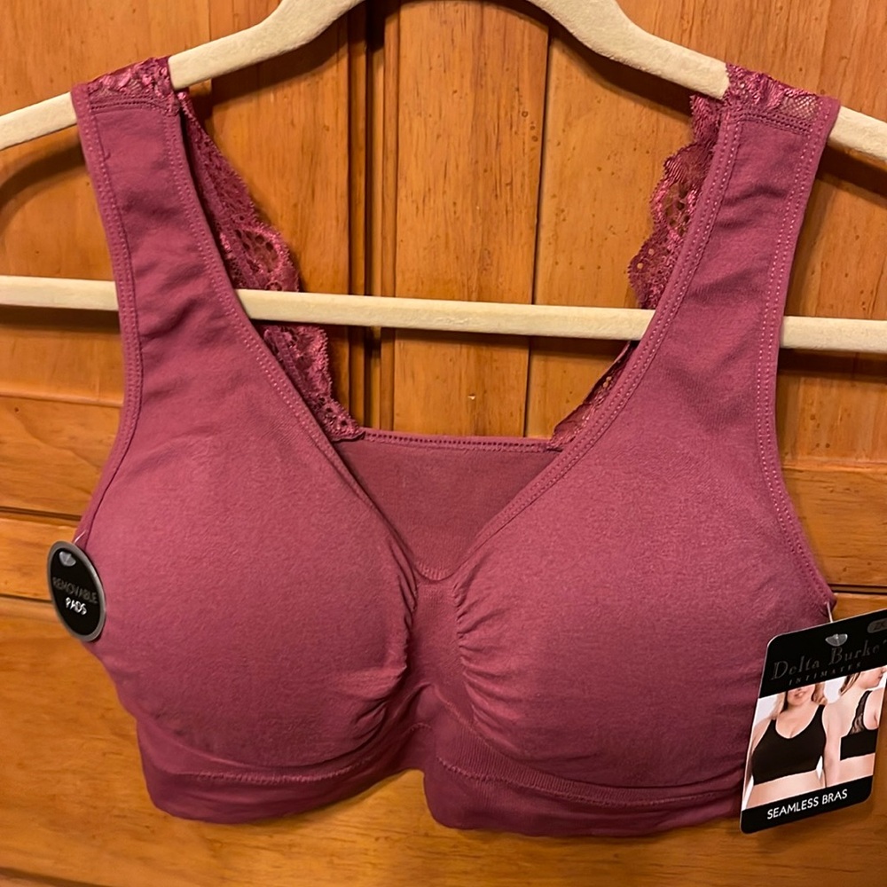 NWT Delta Burke Bra